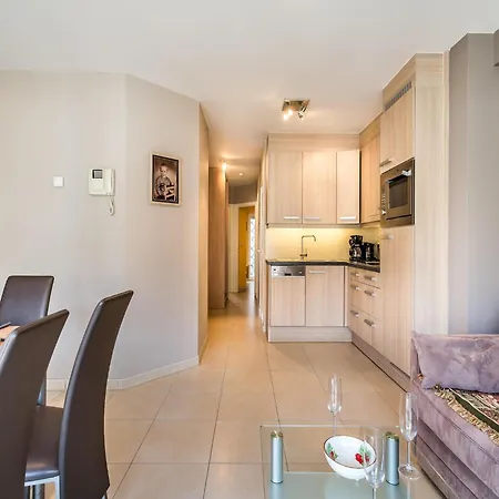 Apartment Dante 301 With Side Sea View And Location